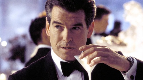 James Bond con un Vodka Martini